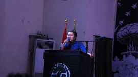 Potret pembina HMJ kimia memberikan sambutannya, (Foto: Winda Pratiwi Agus Tina.)