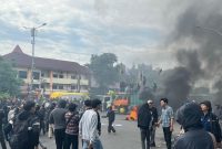 Potret Sejumlah Massa Aksi saat Demonstrasi, (Foto: Dok. Profesi)