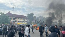 Potret Sejumlah Massa Aksi saat Demonstrasi, (Foto: Dok. Profesi)