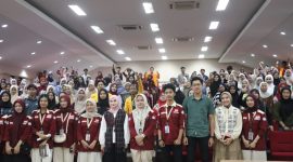 Foto Bersama Usai Penutupan Seminar Nasional, (Foto: Ade Kurniawan)