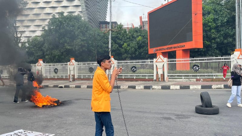 Potret Fuad dalam Menyampaikan Orasinya (Foto: Wina Pratiwi Agus Tina)