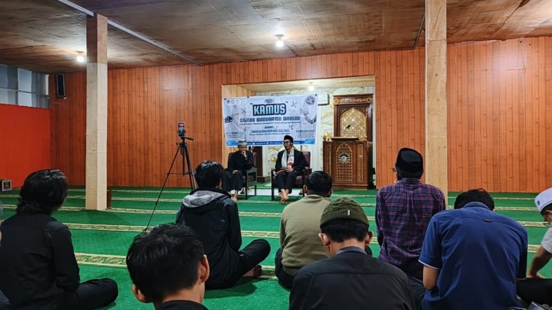 Dokumentasi Peserta, Panitia, dan Pemateri kegiatan Kamus, (Foto: Muh Fachri Akbar)