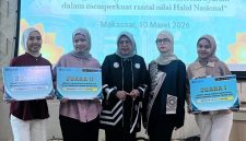 Potret Mahasiswa Tata Busana FT UNM Bersama Ketua Jurusan Pariwisata dan Perhotelan FT UNM Usai Meraih Juara, (Foto: Ist.)