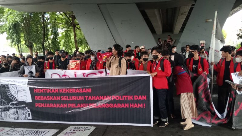 Potret Aksi yang Dilakukan Oleh Mahasiswa di Fly Over, (Foto: Ist.)