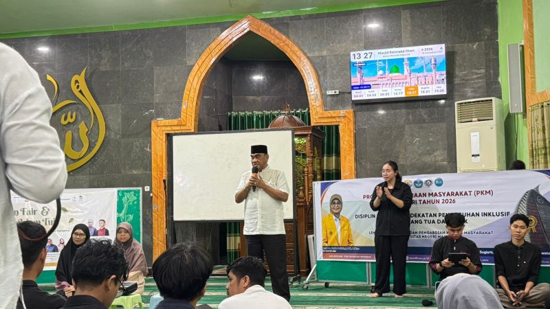 Potret Saat Pembukaan Kegiatan Pengabdian oleh Perwakilan Wali Kota Makassar, (Foto: Ist.)