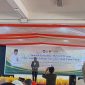 Potret Plt Rektor UNM saat Memberikan Sambutan dalam Kegiatan Berbagi Sembako, (Foto: Ist.)