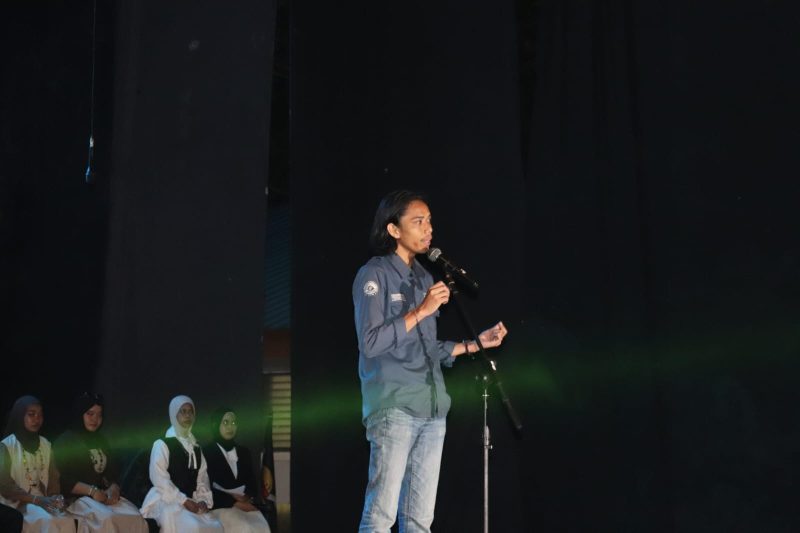 Potret Muhammad Ikra Selaku Ketua Himatep dalam Memberikan Sambutan pada Kegiatan Inaugurasi Teknologi Pendidikan Tahun 2026, (Foto: Dok. Profesi)