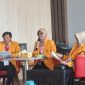 Potret Pelaksana Tugas (Plt) Rektor Universitas Negeri Makassar (UNM), Farida Patittingi, dalam Konferensi Pers, (Foto: Int.)
