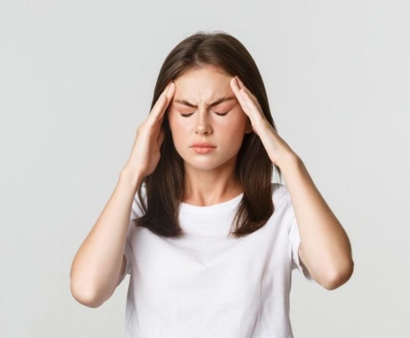 Ilustrasi Seseorang Mengalami Sakit kepala, (Foto: Int.)