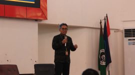 Potret Dekan FT UNM Saat Menyampaikan Sambutan, (Foto: Ist.)
