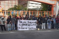 Potret LK FSD  dan LK FT saat aksi,(Dok ; Profesi.)