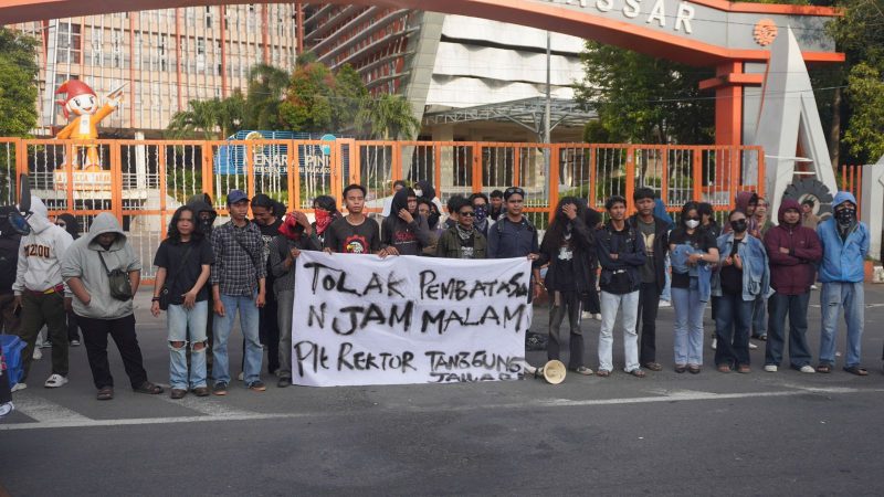 Potret LK FSD  dan LK FT saat aksi,(Dok ; Profesi.)