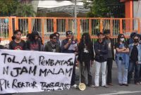 Potret Mahasiswa Yang Menyampaikan Pendapat Secara Massa, (Foto: Muhammad Yusran)