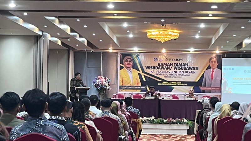 Potret Dekan Fakultas Seni dan Desain Saat Menyampaikan Sambutannya, (Foto: Putri Salsabila)