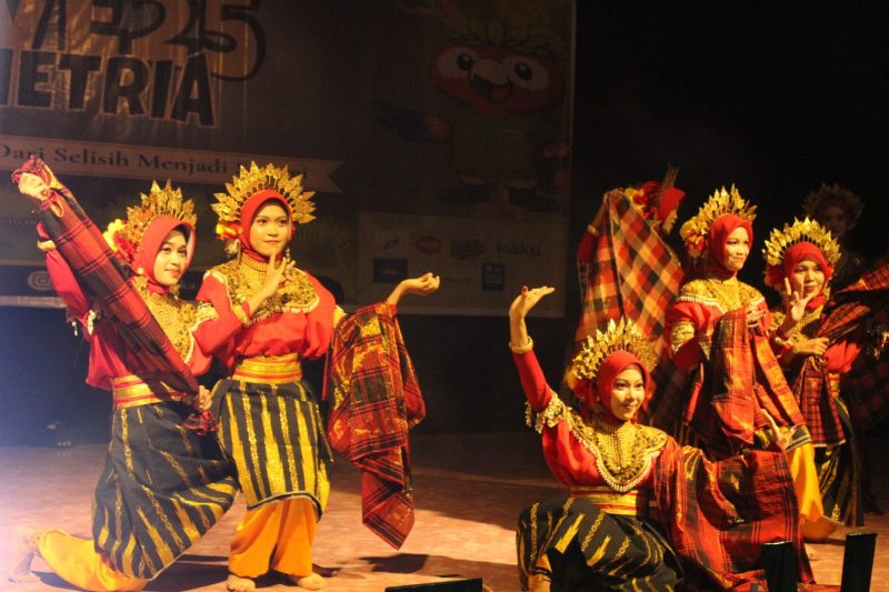 Potret Penari dalam Acara INVE25 SIMETRIA, (Foto: Ist.)