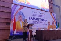 Potret Sambutan Plt. Rektor Farida Patitinggi di Ramah Tamah Lulusan Fakultas Bahasa dan Sastra, (Foto:Profesi.)