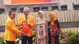 Potret Andi Fitri Novianti Saat Pemberian Penghargaan di Ramah Tamah FT, (Foto: Muhammad Yusran)