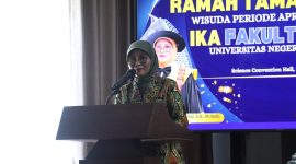 Potret Plt Rektor Saat Memberikan Sambutan pada Ramah Tamah FMIPA, (Foto: Andi Mappasoko RD)