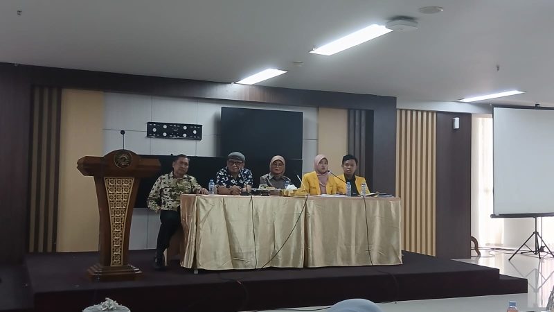 Potret Pimpinan Universitas Bersama Pimpinan Bem dan Maperwa, (Foto: Muhammad Syarief)