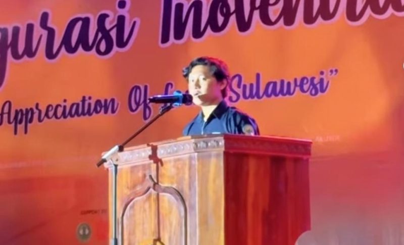 Potret Surandhika Ahyar saat Menyampaikan Sambutan di Kegiatan Expresi Expo Himawira FEB UNM, (Foto: Int.)