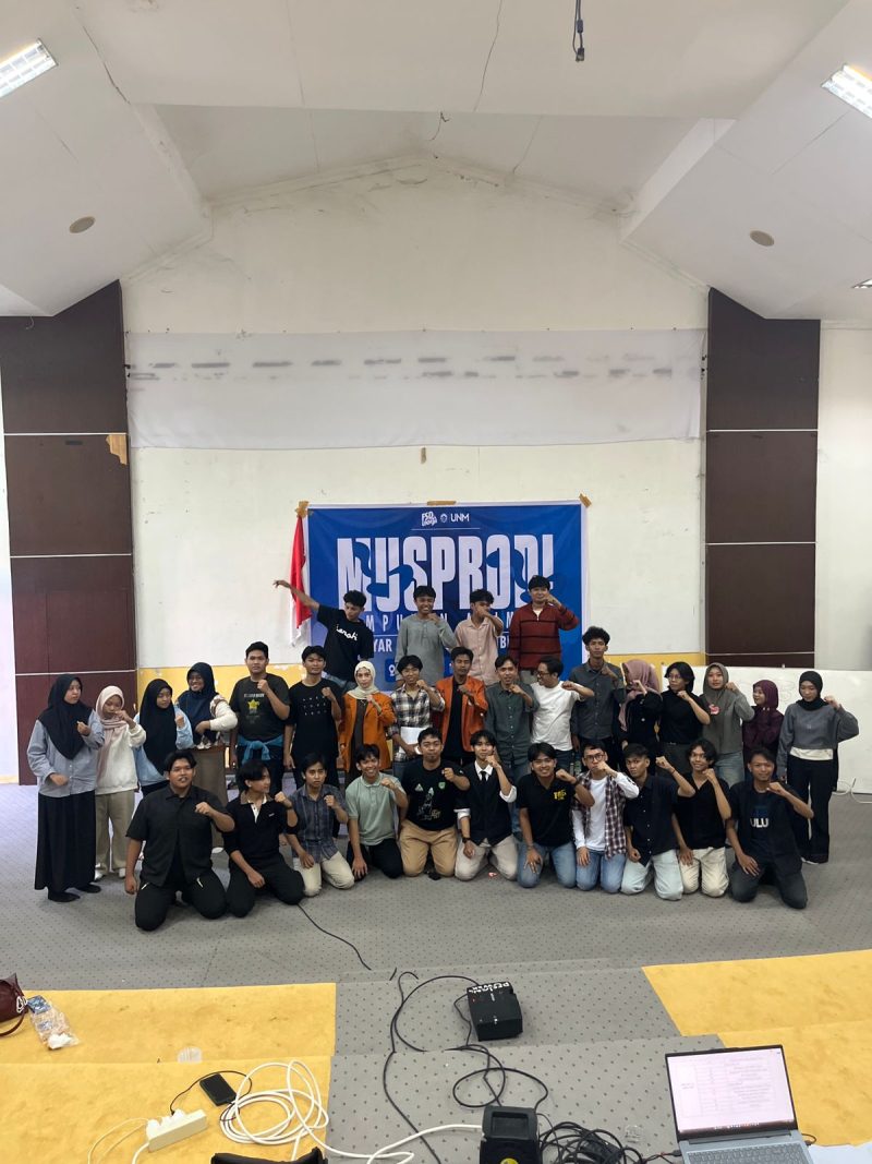 Foto bersama pada kegiatan peresmian HUMANS di Auditorium FSD, (Foto: Ist.)
