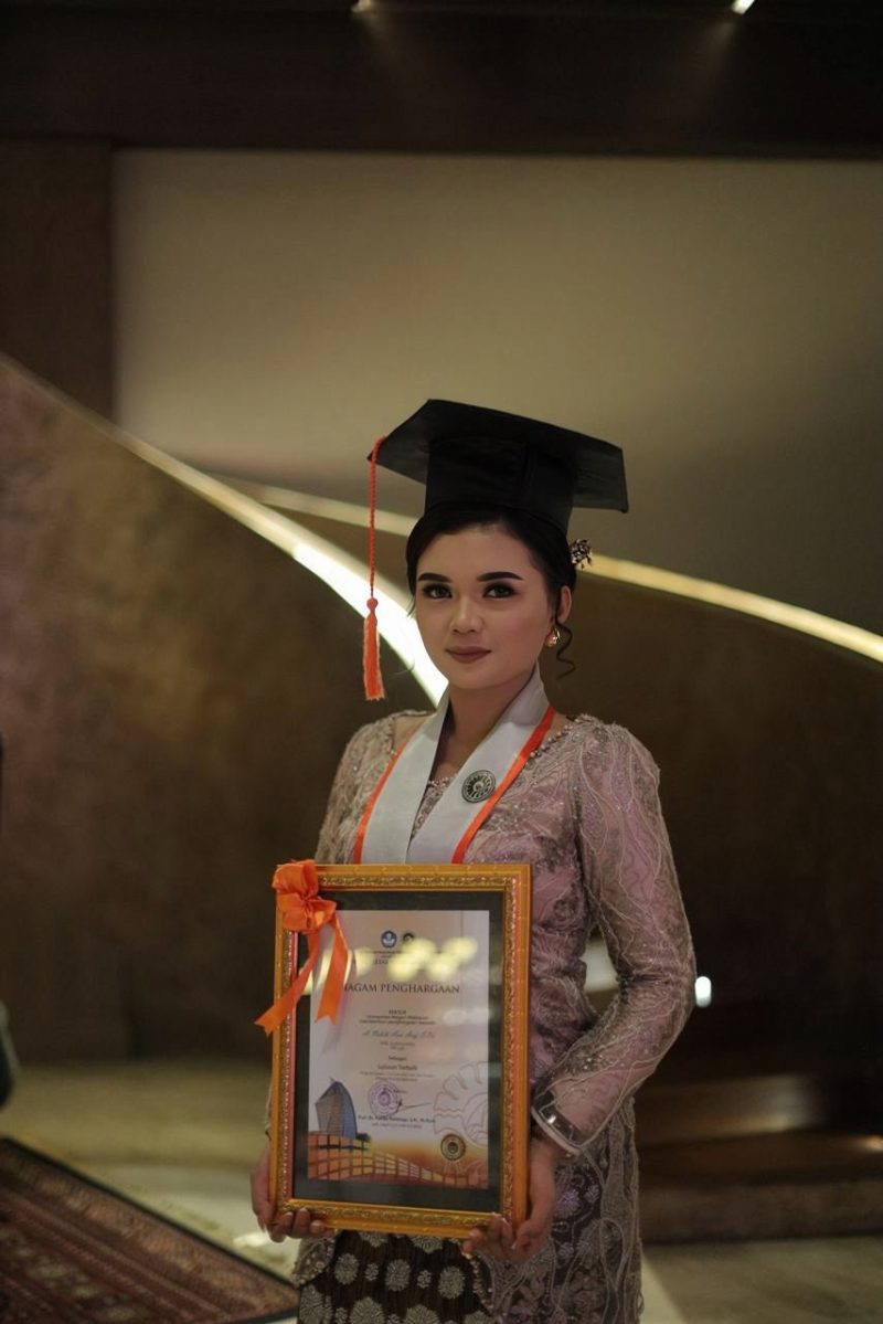 Potret Andi Nabila Aini A. Wisudawan terbaik FSD periode April 2026, (Foto: Ist).