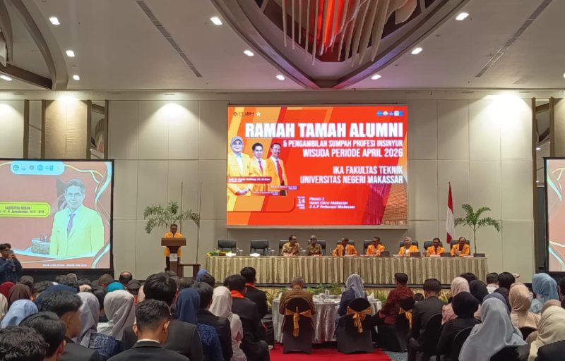 Potret Dekan FT Saat Menyampaikan Sambutan di Ramah Tamah Alumni, (Foto: Nur Hafizhah)