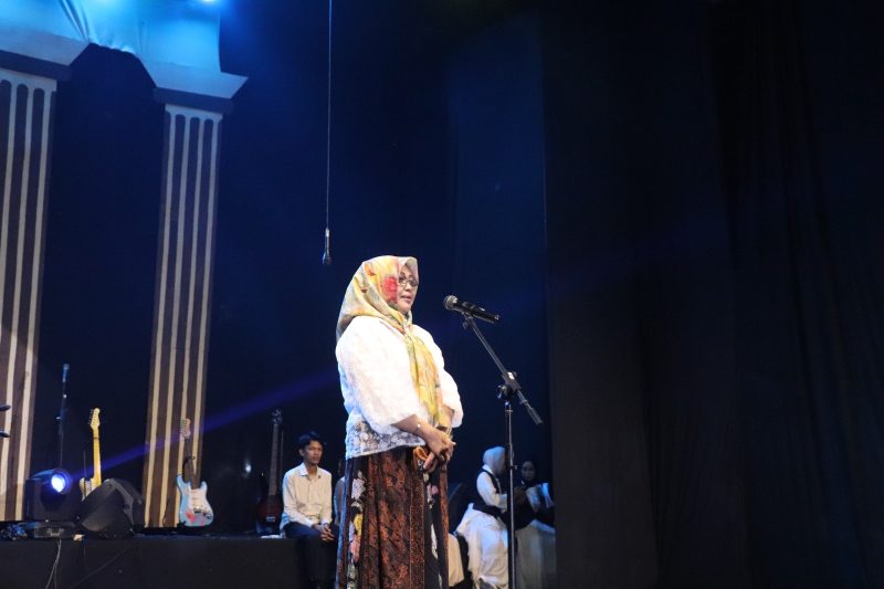 Sambutan sekaligus pengukuhan oleh ketua program studi teknologi pendidikan, (Foto: Muh Apdal Adriansyah)