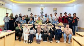 Sesi foto bersama dalam agenda pelatihan penulisan berita dan persuratan, (Foto: St. Masyita Rahmi)
