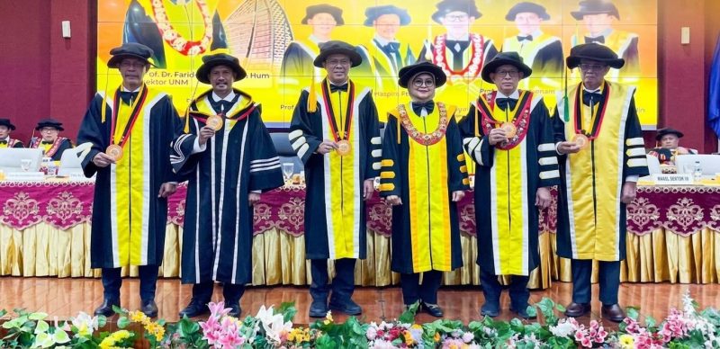 Potret Lima Guru Besar FIKK Bersama Plt Rektor, (Foto: Int.)