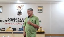 Potret Fachruddin Palapa saat memberikan materi, (Foto: St. Masyita Rahmi)