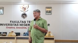 Potret Fachruddin Palapa saat memberikan materi, (Foto: St. Masyita Rahmi)