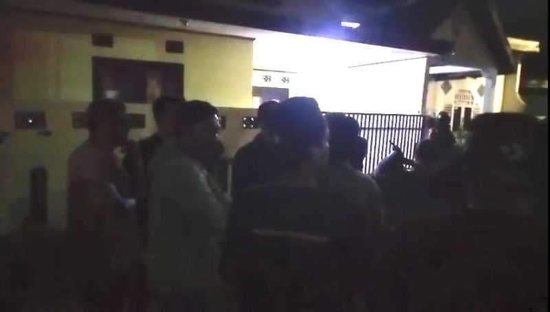 Potret Oknum Polisi datangi konsolidasi ARM di Sekretariat Kamri, (Foto: Ist.)