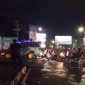 Potret Aparat kepolisian melakukan penyisiran di kampus UNM, (Foto: Hafid Budiawan)