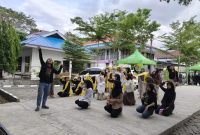 Latihan mahasiswa di pelataran dalam acara FSD Drawing Day, (Foto: Ist.)