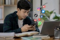 Ilustrasi Mahasiswa Saat Menggunakan Sosial Media, (Foto: AI)