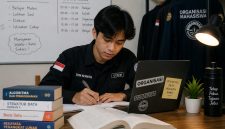Ilustrasi Mahasiswa Belajar di Ruangan Organisasi Mahasiswa, (Foto:AI)