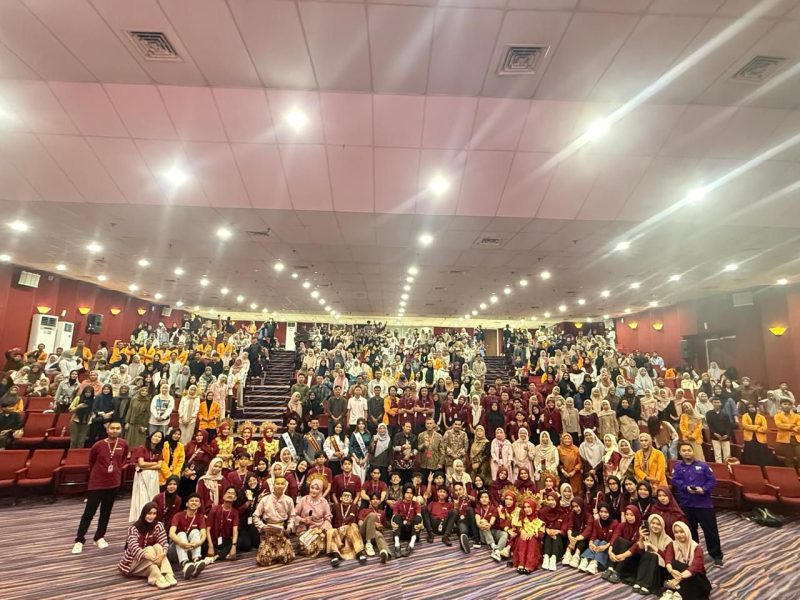 Potret Seluruh Panitia dan Para Peserta Seminar TP 2025, (Foto: Ist.)