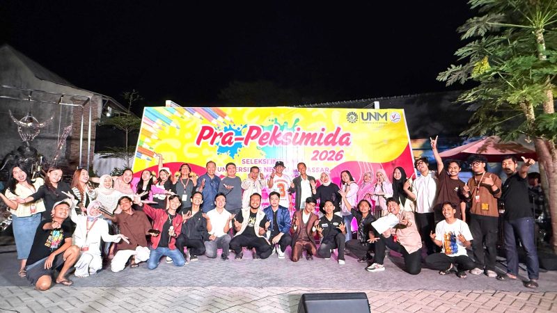 Potret Bersama Pimpinan Universitas dan Fakultas serta Mahasiswa FIS-H (Foto: Ist.)