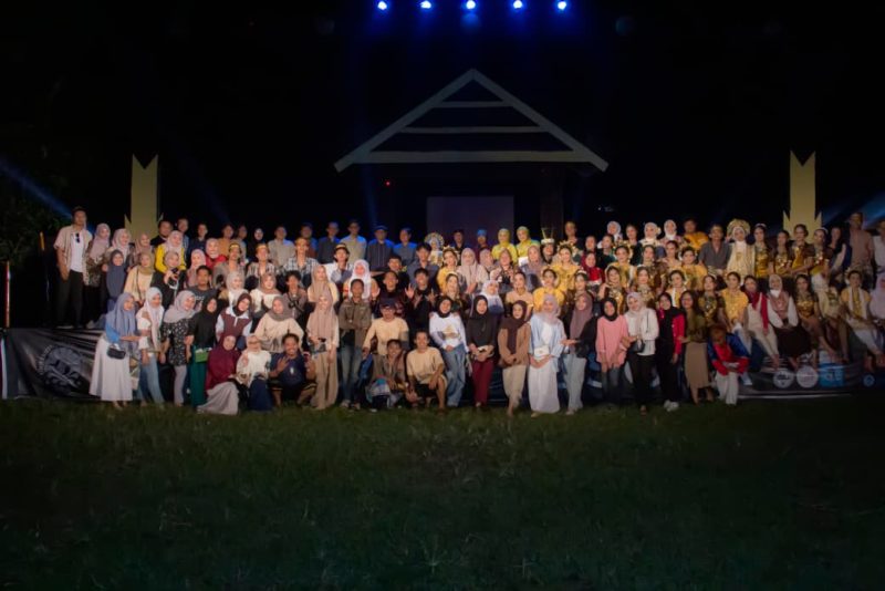 Potret Bersama Para Pementas Aksara Tempo Lalu, (Foto: Ist.)
