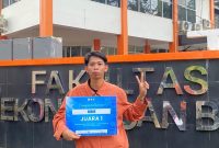 Potret Akbar Juara 1 Lomba 3 Minutes Paper Presentation Ecofest 2026, (Foto: Ist.)