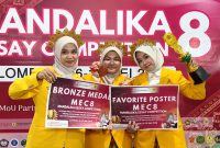 Potret Tim Hukum Bisnis pada Ajang Lomba Essay Competition (Foto: Ist.)