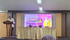 Potret Plt. Rektor UNM saat Membuka Kegiatan Pelatihan Konselor Sebaya Batch 3, (Foto: Ist.)