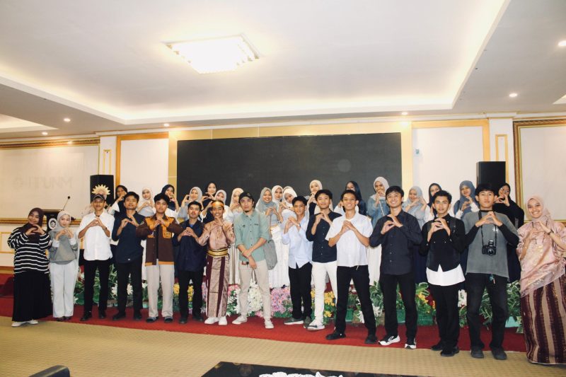 Foto bersama Para Mahasiswa Gelora, (Foto: Ist.)