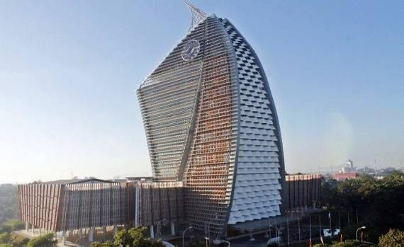 Potret Menara Pinisi Universitas Negeri Makassar (UNM), (Foto: int.)