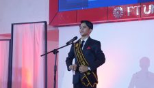 Potret Muh Asfar M Saat diatas Panggung, (Foto: Ist)