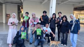 Potret Para Anggota Komunitas Kucing UNM Setelah Melakukan Street Feeding di Area Kampus, (Foto: Ist.)