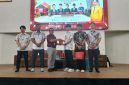 Sesi Pemberian Cendramata dalam Kuliah Tamu FT UNM, (Foto: St. Masyita Rahmi)