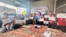 Potret Tim Dosen Gelar PKM Monopoli Karir bagi Anak Stateles Indonesia di Malaysia, (Foto: Ist.)