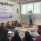 Potret Sahril Buchori Saat Memberikan Materi Kepada Anak PMI di Malaysia, (Foto: Ist.)